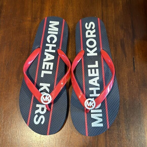 Michael Kors Jet Set Rubber Flip Flops Women’s size 8 NWOT - Picture 2 of 4